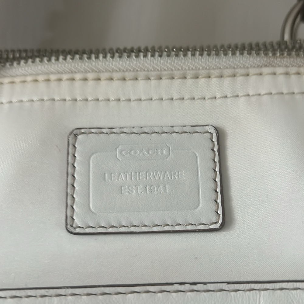 Coach White Satin Leather Details Shoulder Bag Tote Handbag Women’s - Picture 4 of 9